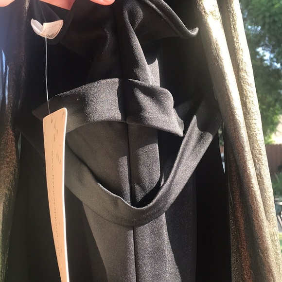 Unique dress - Picture 7 of 8